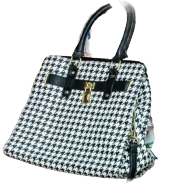 Black-white houndstooth purse