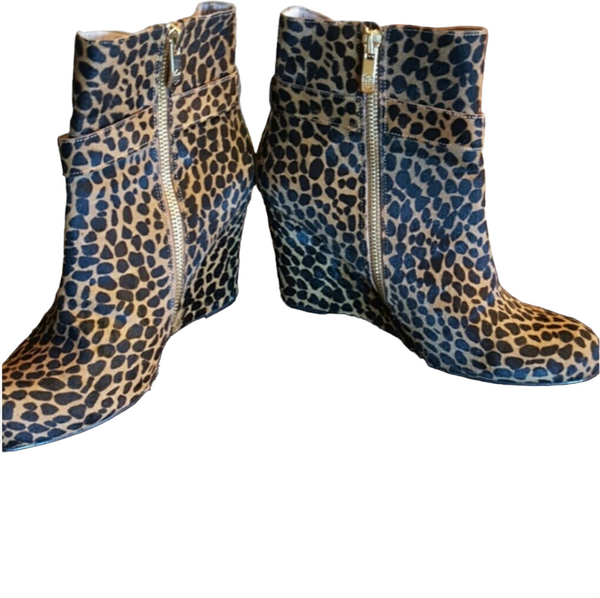 Vince Camuto cheetah calf hair wedge ankle boots sz. 10