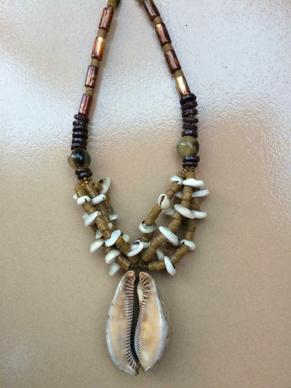 Large cowry shell pendant necklace