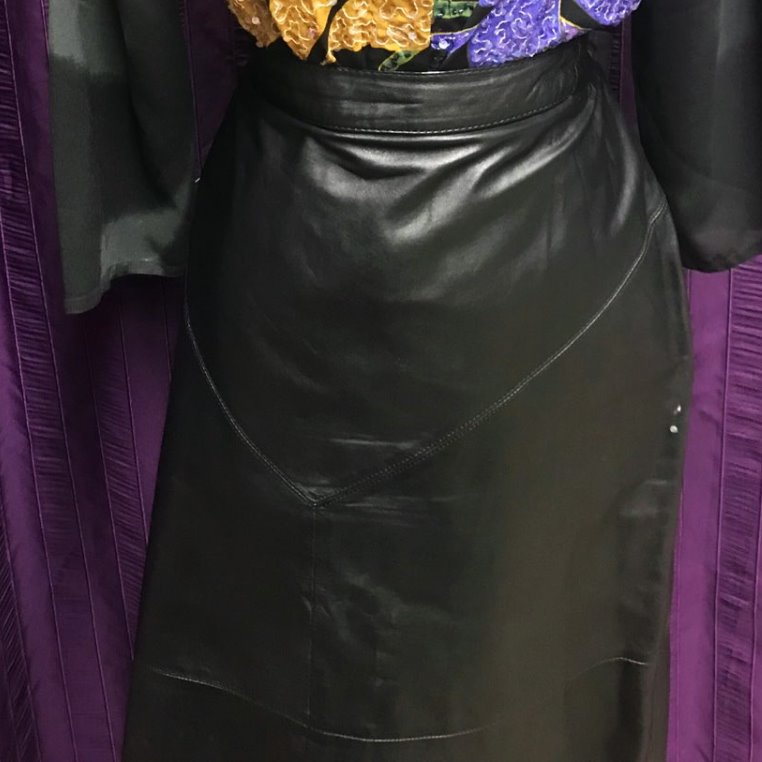 Black vintage soft leather knee length skirt sz 16W