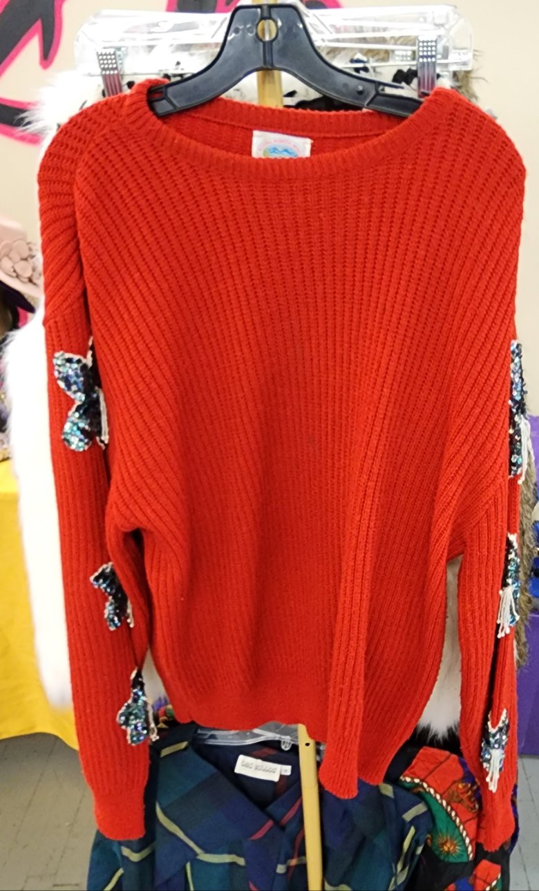 Red vintage knit sweater with sequins sz L